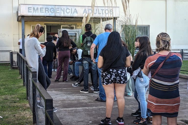 Largas filas en los hospitales de la provincia por consultas sobre la enfermedad 