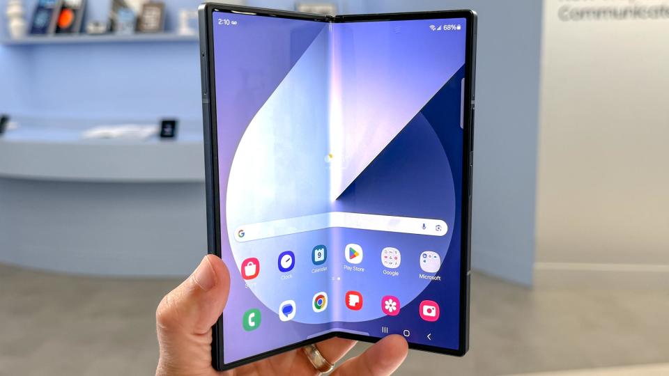 Samsung Galaxy Z Fold 6 front