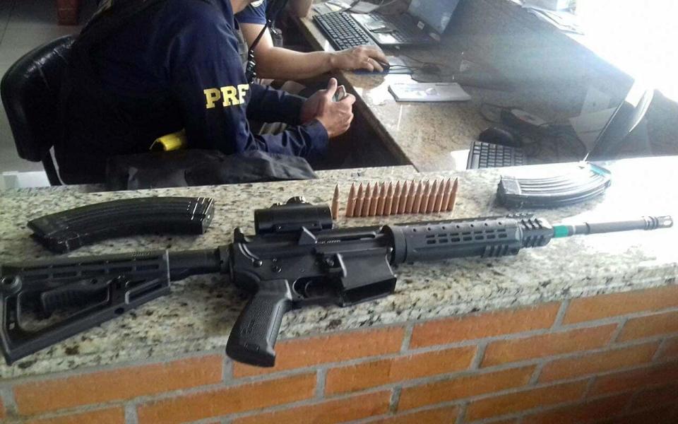 A rifle seized in the city of Sao Miguel do Iguacu - Credit: PRF/PARANÁ HANDOUT