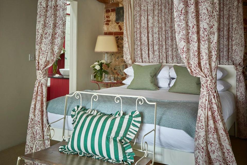 Bedrooms offer cosy curtains (Barsham Barns)