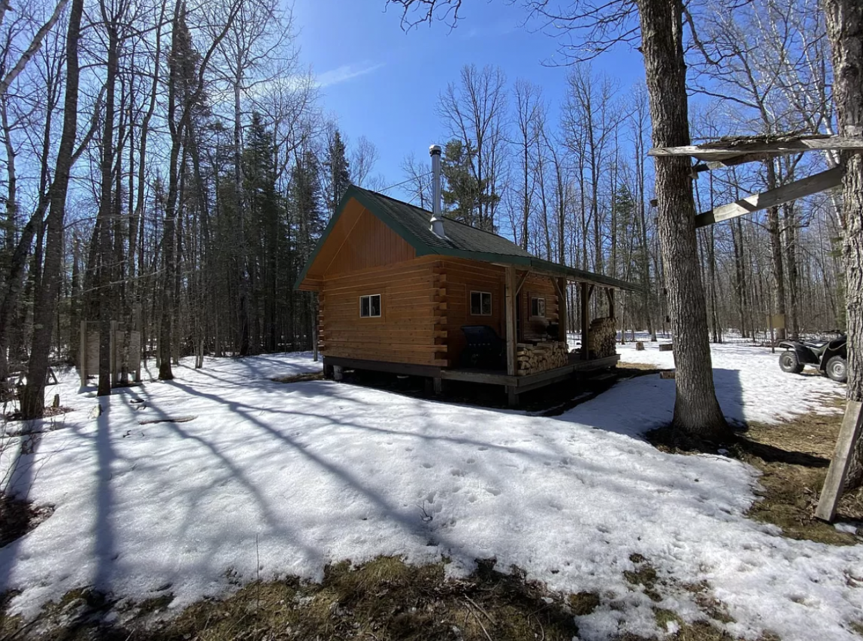 Minnesota: The Log Cabin on 80 Acres