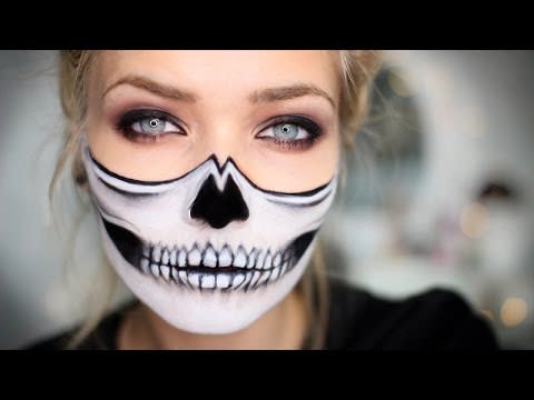 <p>Smokey eye on top, festive face on the bottom.</p><p><a href="https://www.youtube.com/watch?v=pNHqA6pGTKI" rel="nofollow noopener" target="_blank" data-ylk="slk:See the original post on Youtube;elm:context_link;itc:0;sec:content-canvas" class="link ">See the original post on Youtube</a></p>