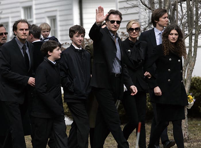 Liam Neeson, con su familia en el funeral de Natasha Richardson