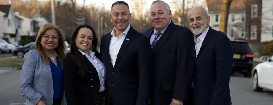 With mayoral candidate Ed Correa at center, the Dover First ticket in the 2023 Democratic primary include alderman board candidates Jessica Cruz, Cindy Isaza, Michael Scarneo and Carlos Valencia.