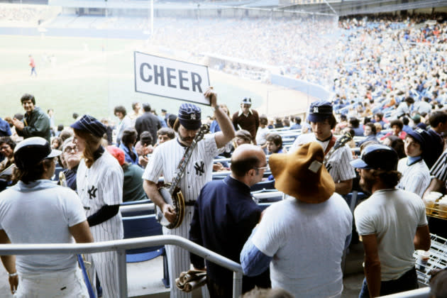 1 New York Yankee Fan 