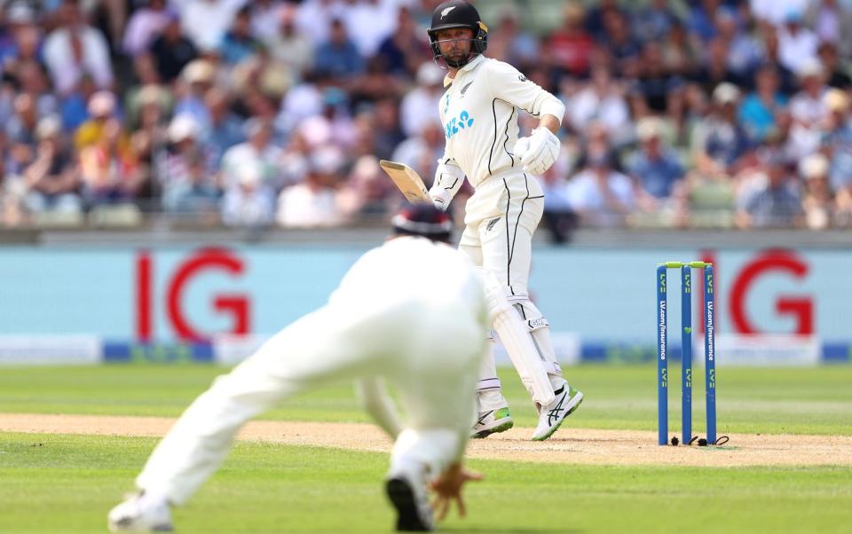 Zak Crawley attempts to catch an edge from Devon Conway. - GETTY IMAGES