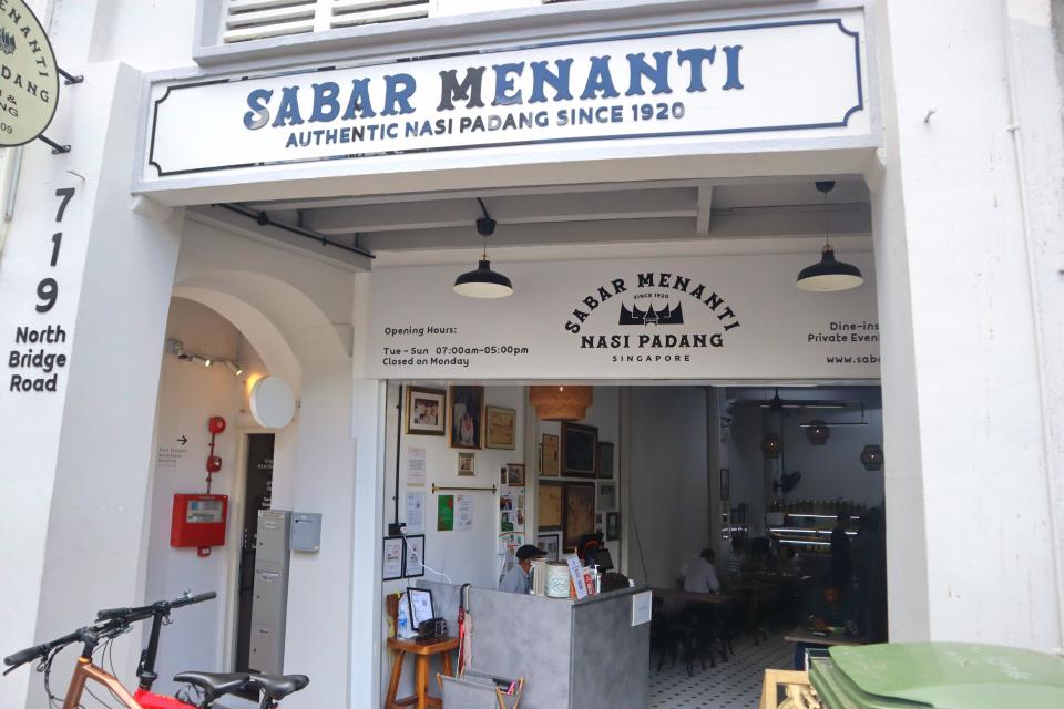 best-rated nasi padang - front signage