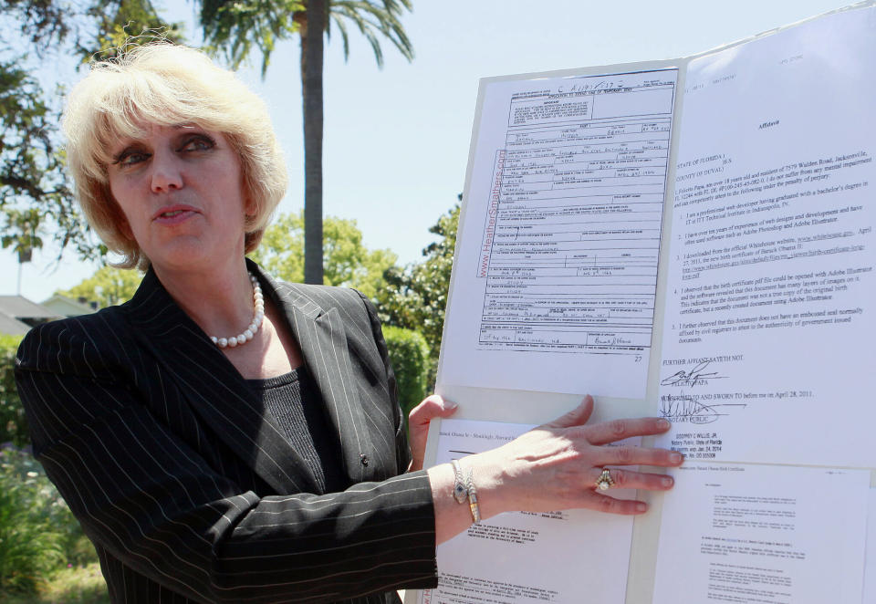 Orly Taitz, shown in this 2011 file photo, told HuffPost that she'd absolutely be willing to join Trump's legal team. (Photo: ASSOCIATED PRESS)