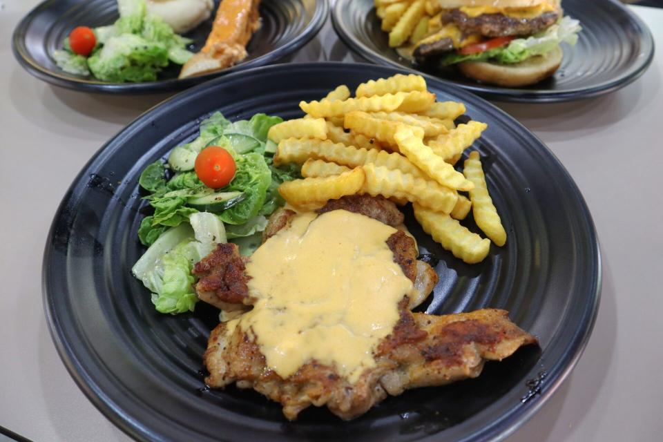 meaty western - chicken chop