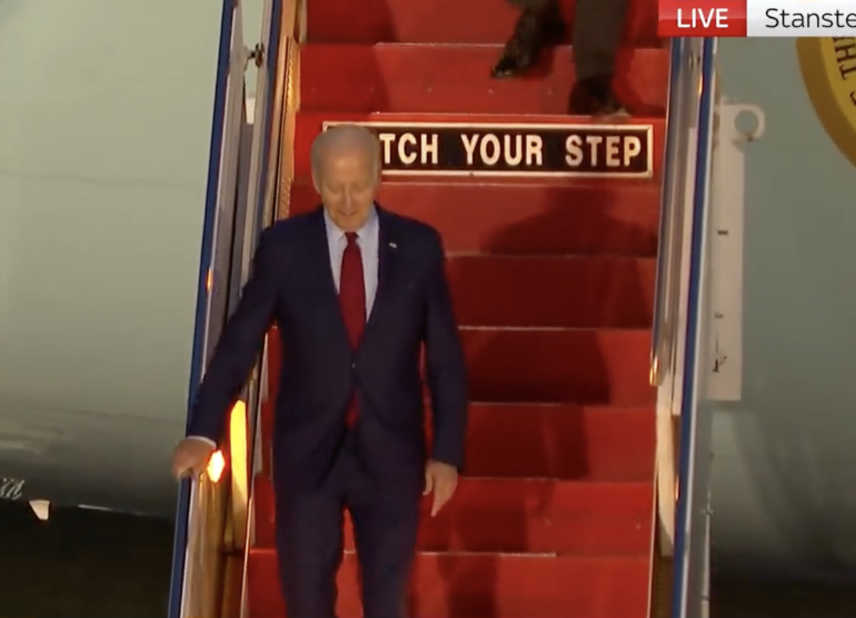 A ‘watch your step’ sign was spotted on Air Force One as Joe Biden arrived in the UK earlier this week. (Sky News UK)