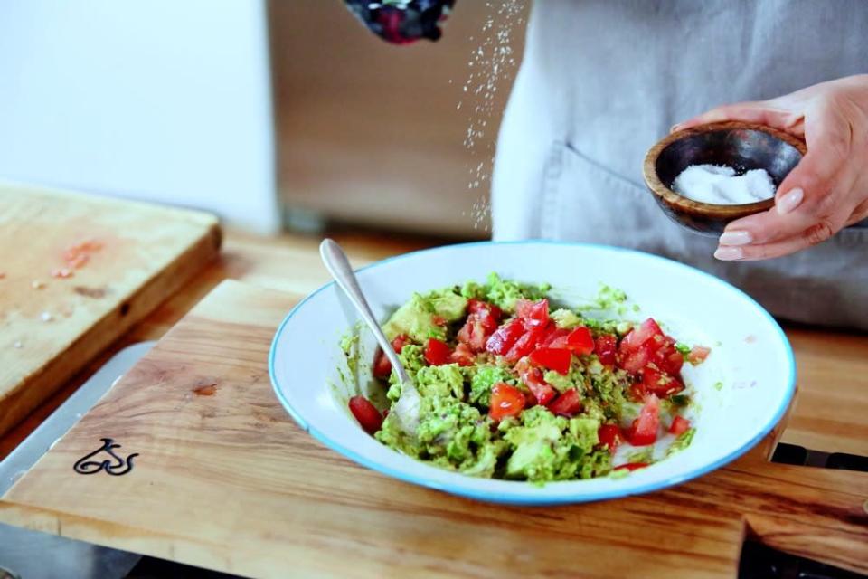 Guacamole Verde with Tomatillo