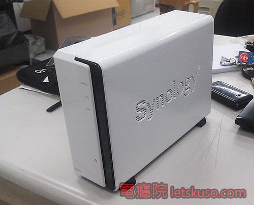 synology_assembly-3.jpg