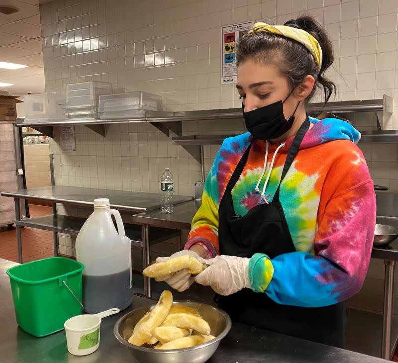 NYC baker makes 500 loaves of banana bread a week - and sells out in minutes