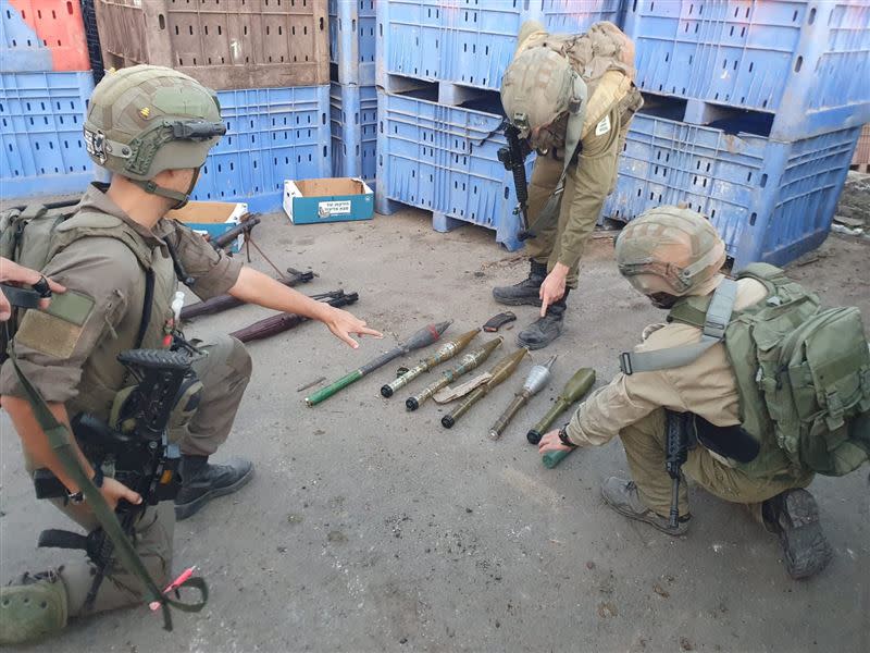 以色列國防軍從哈瑪斯的武器中，發現疑似有北韓製造的武器。（圖／翻攝自War Noir 推特）