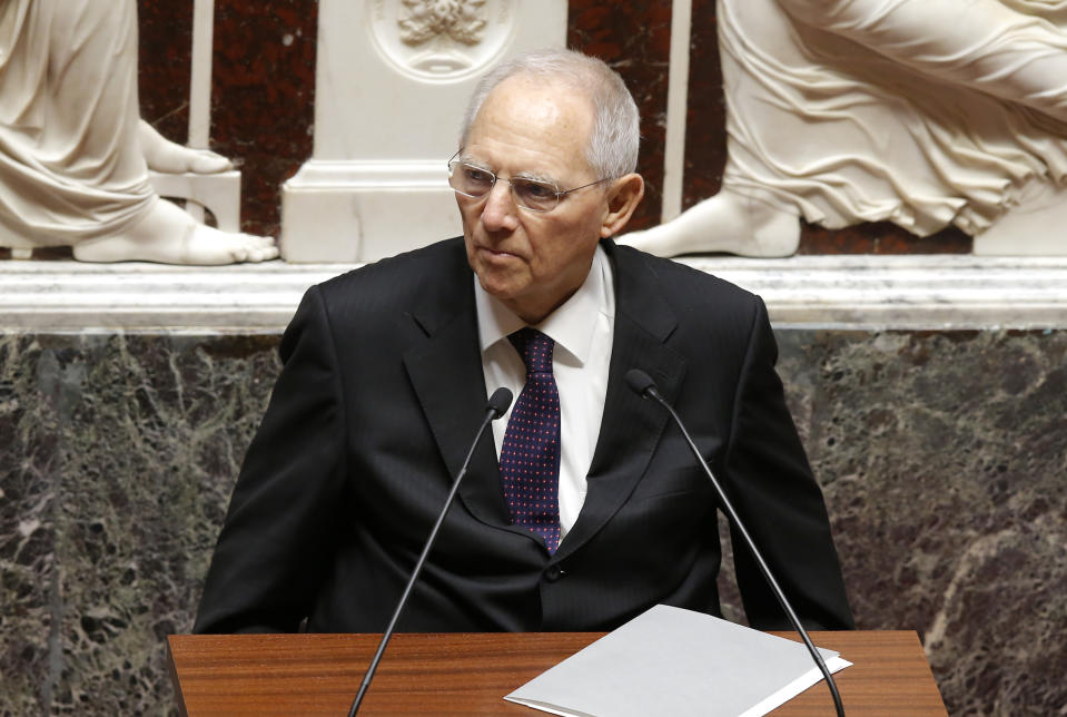 Wolfgang Schäuble musste im Asylstreit schlichten (Bild: AP Photo/Michel Euler)