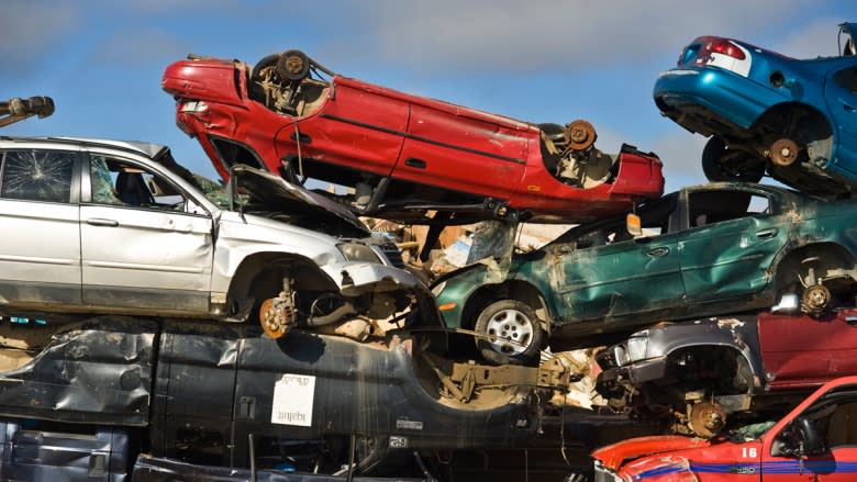 Iqaluit city council approves increase to vehicle disposal fee