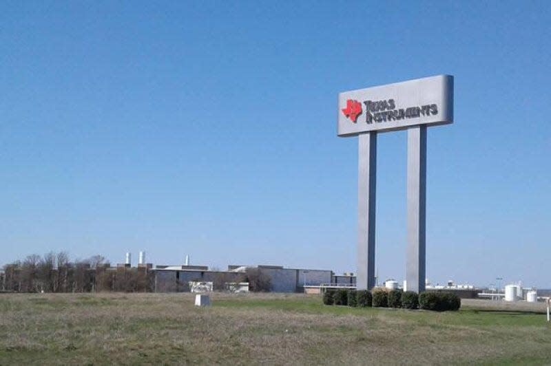 The city of Sherman has entered into a $6.07 million agreement with Freese and Nichols for the design of a new 36-inch pipeline that will serve Texas Instruments and other new developments.