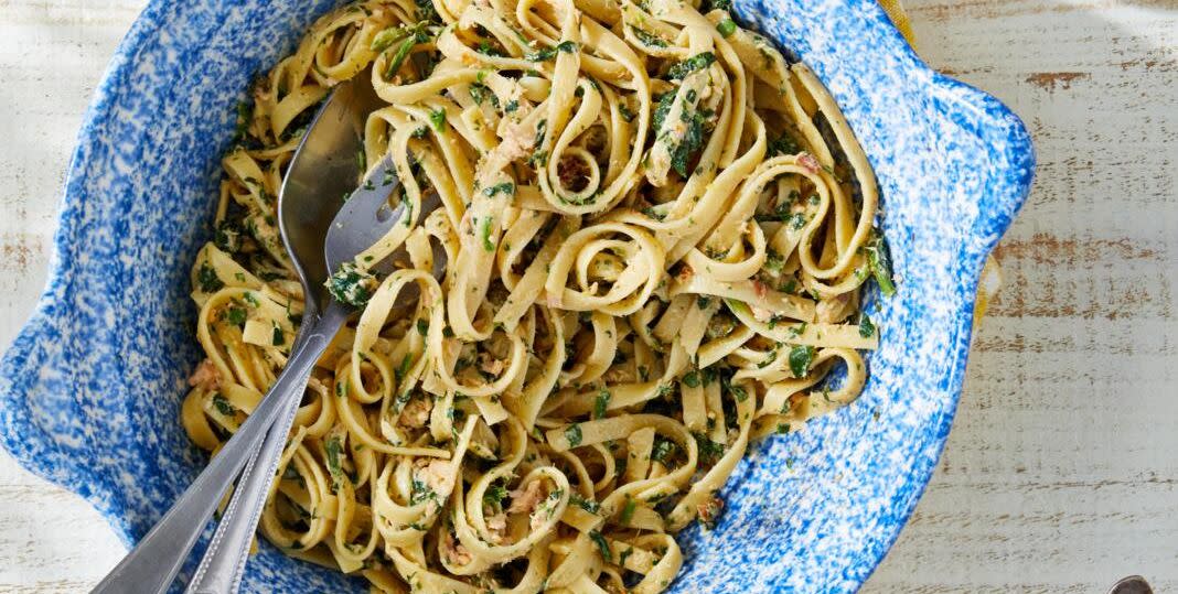 salmon and creamed spinach fettuccini