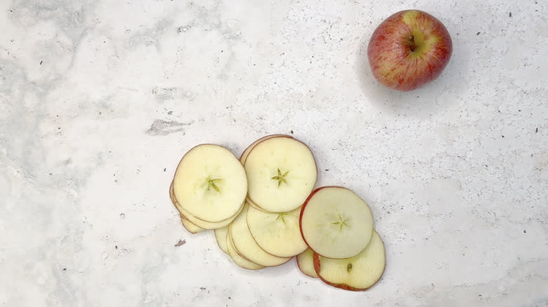 sliced apples