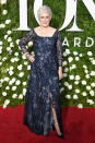 <p>The actress, along with Sally Field, was regal in blue. (Photo: Getty Images) </p>