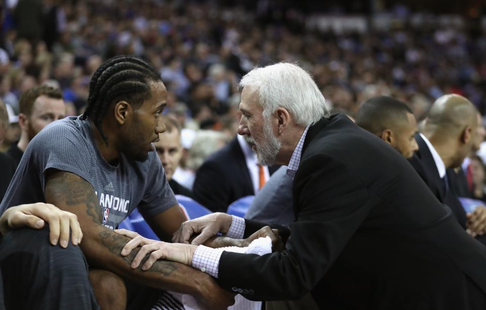 The Spurs and Kawhi Leonard appear to be ready to put their differences aside with multiple reports pointing to the two working to reach an agreement. (Getty)