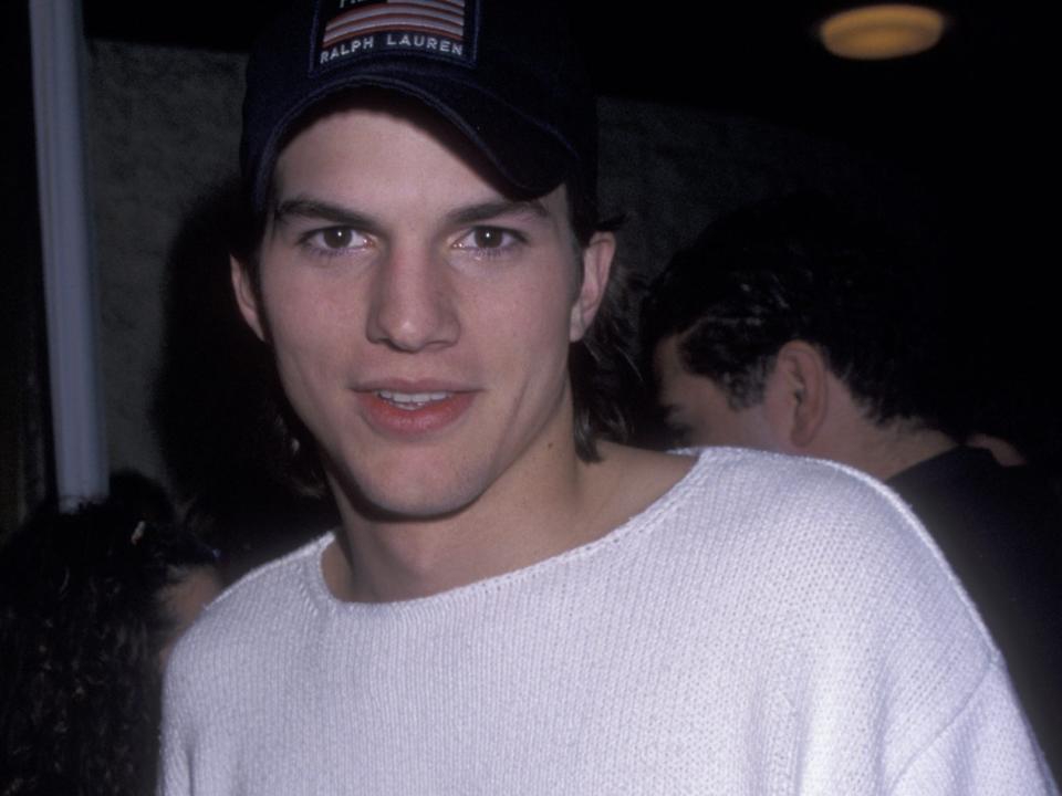 Ashton Kutcher attends the premiere of "I Still Know What You Did Last Summer" on November 11, 1998 at Mann National Theater in Westwood, California.