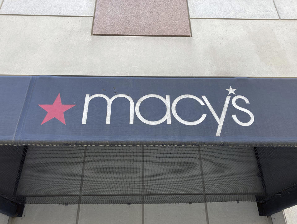 FEBRUARY 23rd 2021: Macy's holiday sales top estimates, lifting the company to its first profitable quarter since the onset of the coronavirus pandemic. - File Photo by: zz/STRF/STAR MAX/IPx 2021 1/17/21 Businesses and industry in Downtown, Washington, D.C. on January 17, 2021 during the worldwide coronavirus pandemic. While many of the larger corporations have managed to navigate the financial storm caused by the pandemic, other retailers have struggled to stay in business. Here, Macy's department store. (Washington, D.C.)