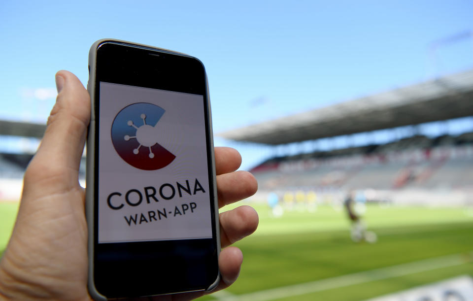 Die deutsche Corona-Warn-App soll in Kürze in weiteren fünf Sprachen zur Verfügung stehen. (Bild: Getty Images)