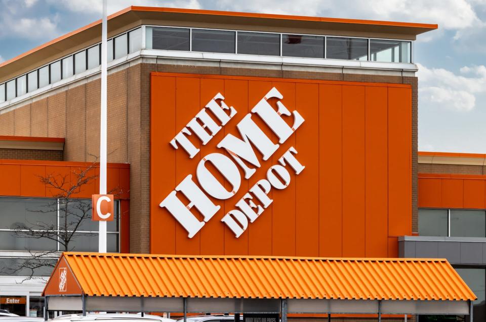 exterior shot of a home depot store in canada