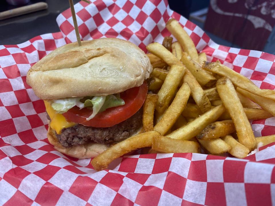 Cheeseburger from Thelma Lou's