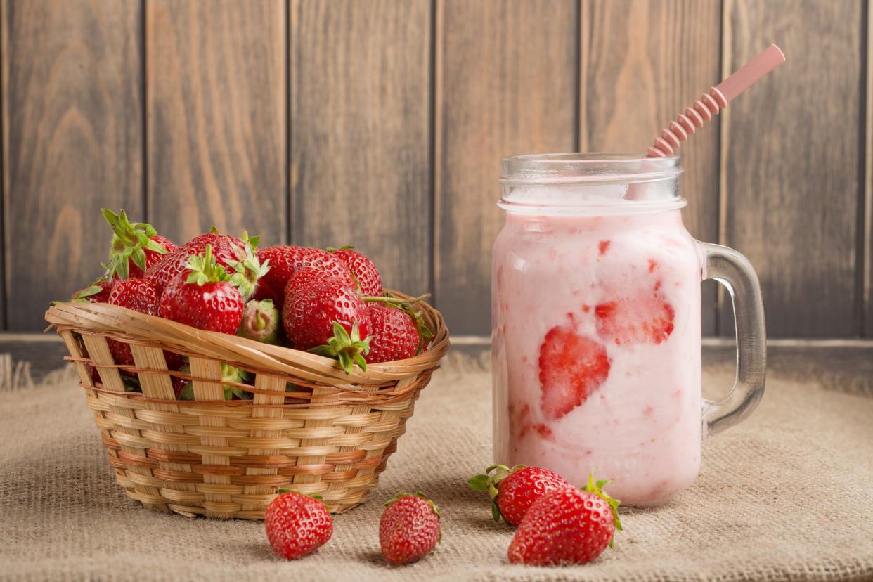 strawberry shake and strawberries
