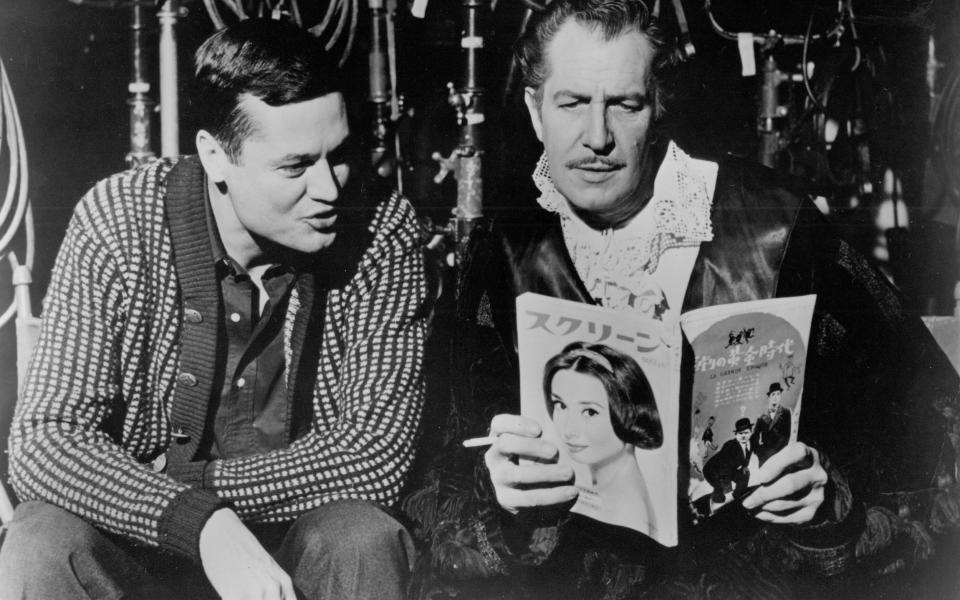 Corman, left, with the seasoned horror star Vincent Price on the set of  The Pit and the Pendulum (1961)