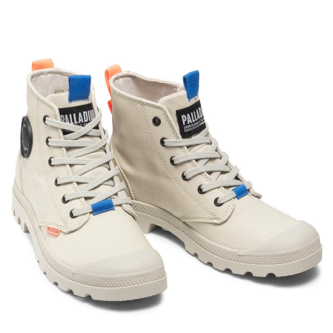 Palladium pampa mono metro boots in beige （HK$740.99）