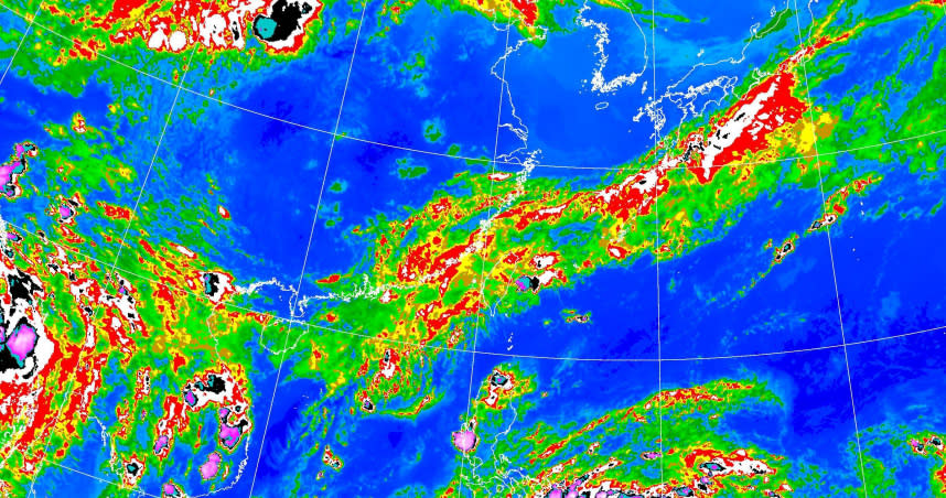 位於菲律賓東方海面的熱帶性低氣壓，將生成今年第1號颱風「艾維尼」。（圖／中央氣象署）