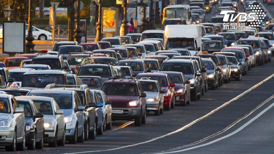 不少網友點出台灣車輛過於密集。（示意圖／shutterstock達志影像）