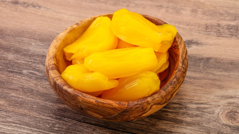 bowl of canned jackfruit