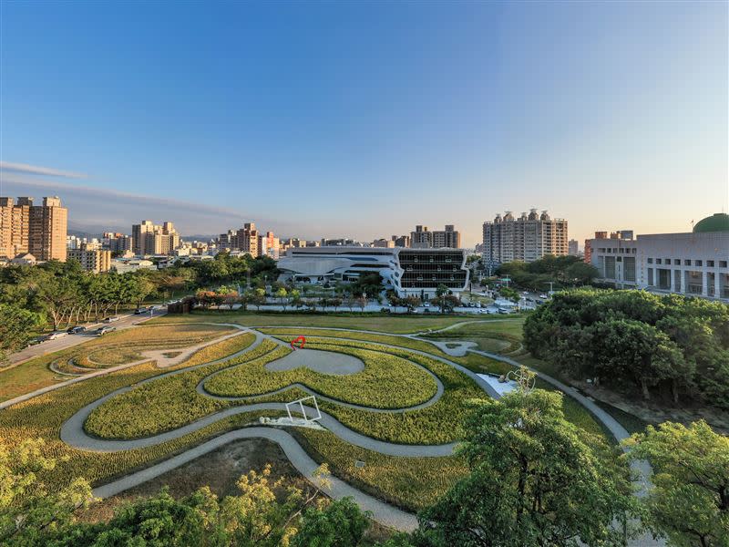 國家資訊圖書館(國資圖)全景。（圖／業者提供）