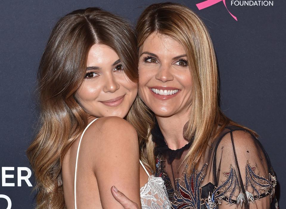 Olivia Jade Giannulli, left, and her mother&nbsp;Lori Loughlin pictured at a benefit evening in 2018. (Photo: Axelle/Bauer-Griffin via Getty Images)