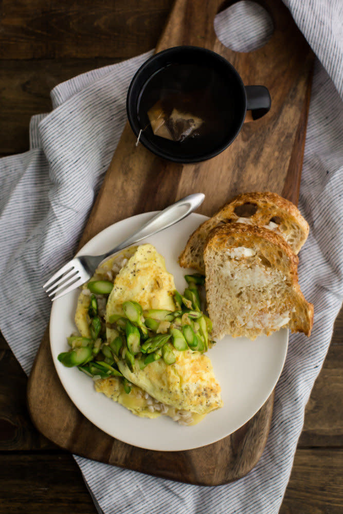 <strong>Get the <a href="http://naturallyella.com/barley-and-asparagus-omelette/" target="_blank">Asparagus Omelet with Barley recipe</a>&nbsp;from Naturally Ella</strong>