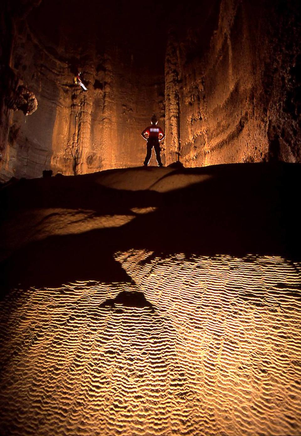 Flowing Stone Cave (Credit: Alan Cressler) 