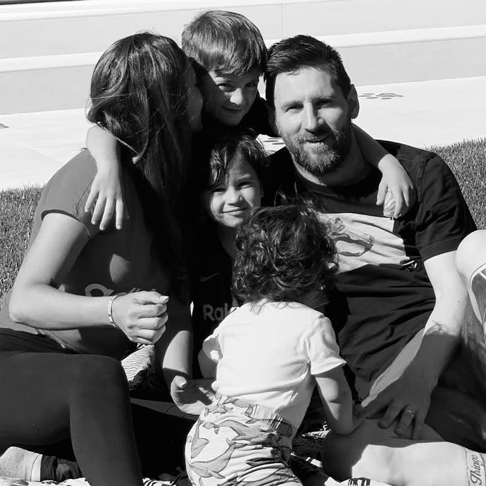 Antonela Roccuzzo con su familia