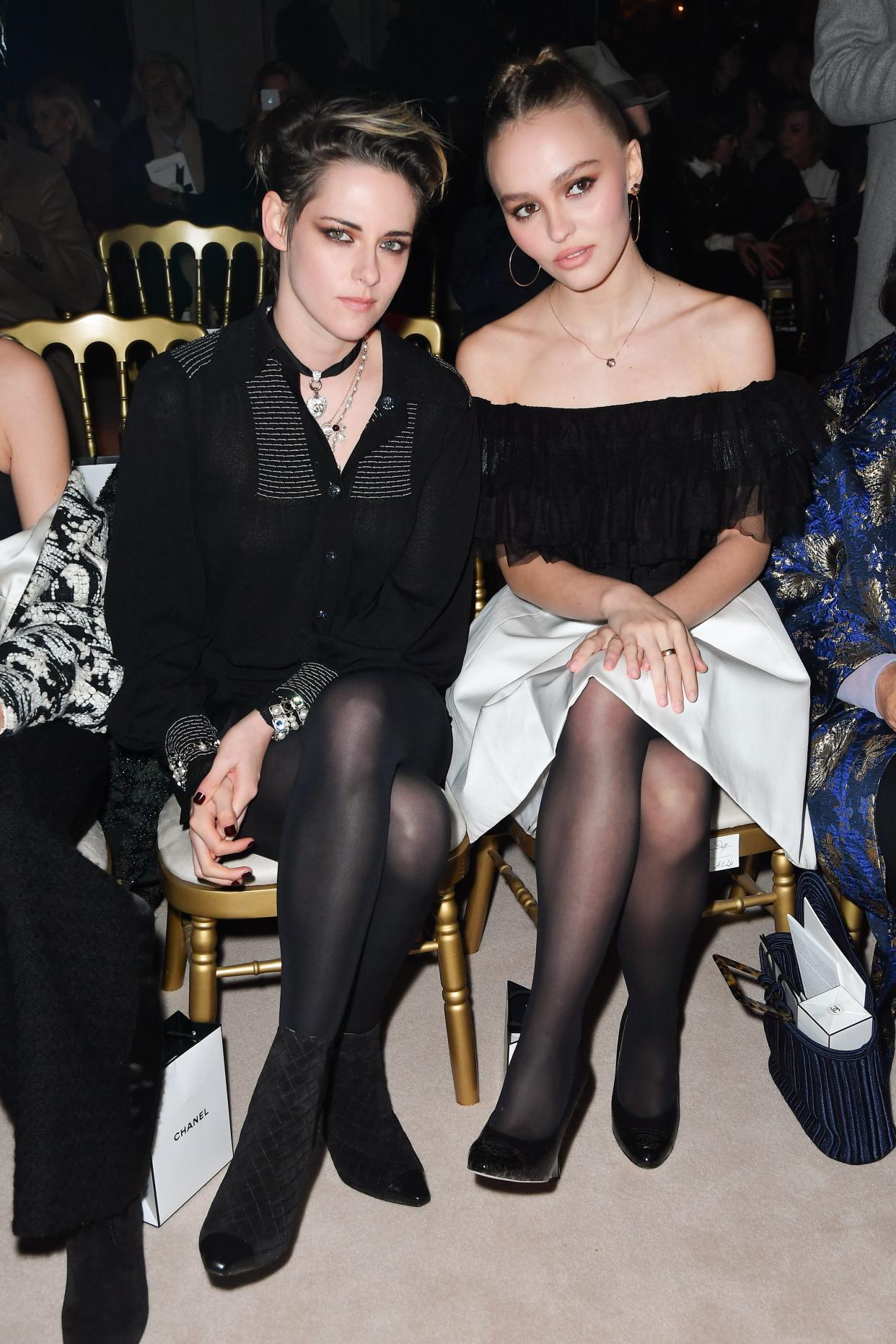 <h1 class="title">Chanel Metiers D'Art 2019-2020 : Front Row At Le Grand Palais</h1><cite class="credit">Photo: Getty Images</cite>