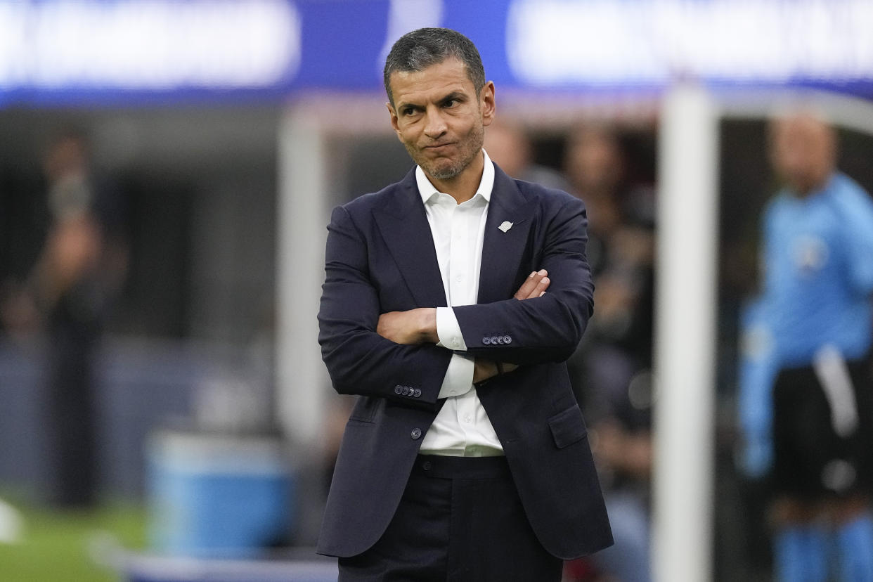 El entrenador de México Jaime Lozano reacciona durante el partido contra Venezuela por el Grupo B de la Copa América, el miércoles 26 de junio de 2024, en Inglewood, California. (AP Foto/Mark J. Terrill)