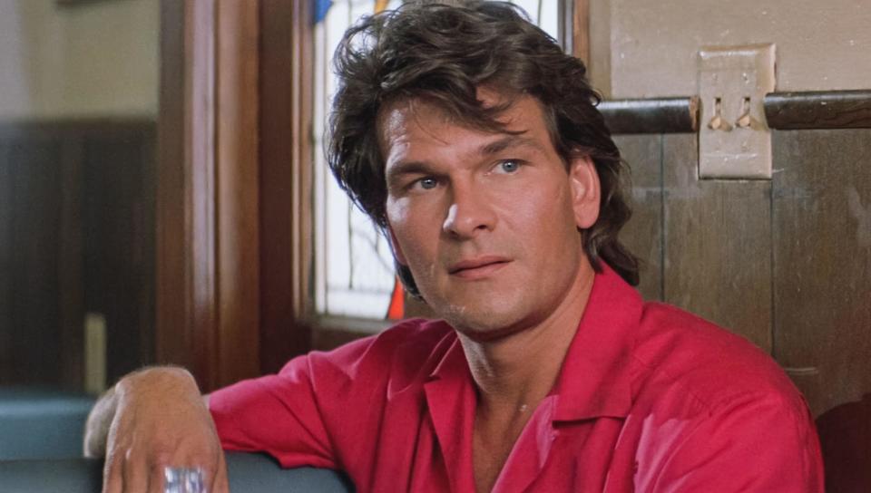 USA. Patrick Swayze  in a scene from the (C)United Artists film: Road House (1989).  Plot: A tough bouncer is hired to tame a dirty bar. Ref: LMK110-J10494-290124 Supplied by LMKMEDIA. Editorial Only. Landmark Media is not the copyright owner of these Film or TV stills but provides a service only for recognised Media outlets. pictures@lmkmedia.com