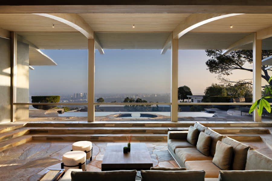 The Harry Gesner ‘Wave House’ in Beverly Hills is available for rent. (Eleanor Amari/DADA Goldberg)