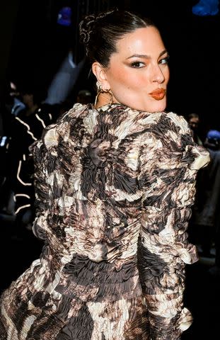 <p>Gilbert Flores/WWD via Getty Images</p> Ashley Graham