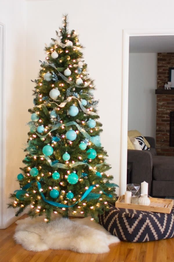 18) Ombré Christmas Tree