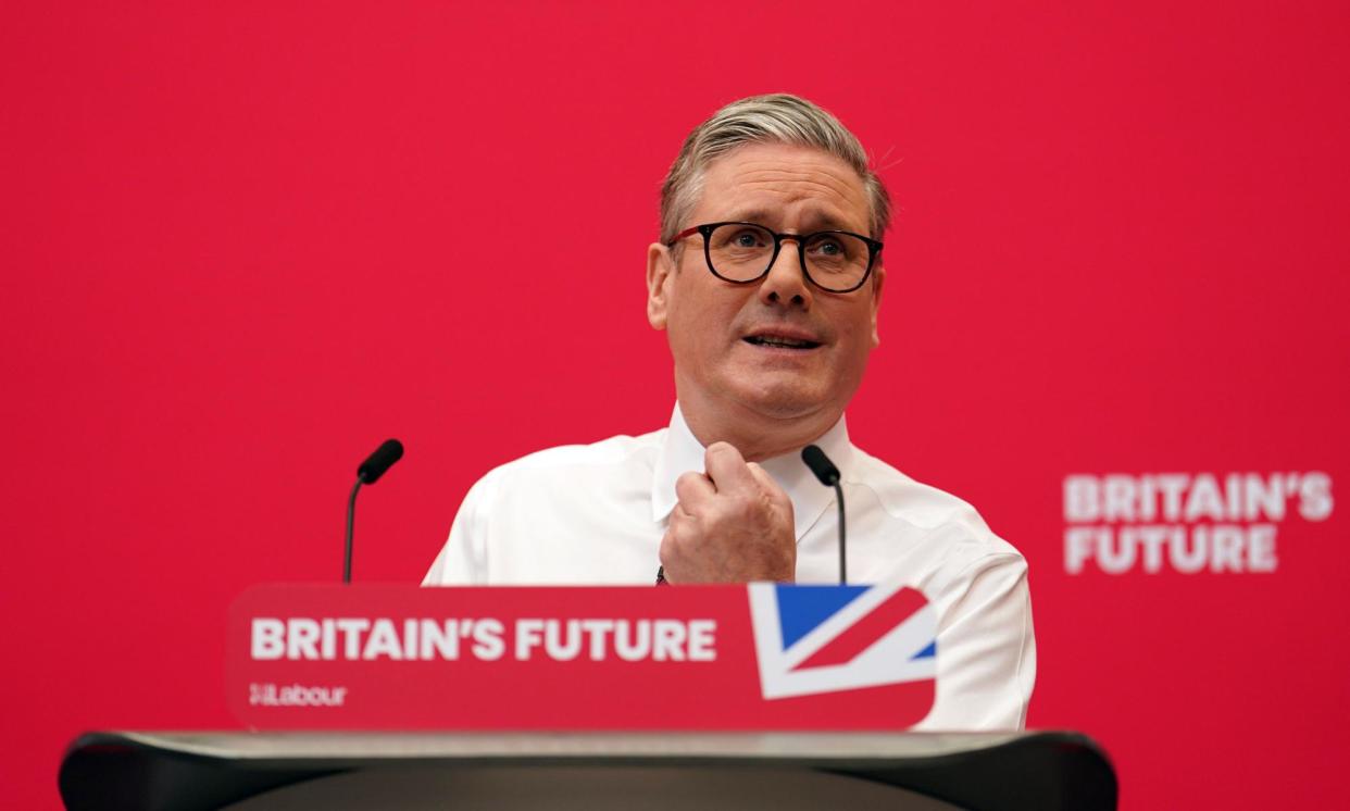 <span>Keir Starmer has urged general election candidates to show enthusiasm for the English flag.</span><span>Photograph: Jordan Pettitt/PA</span>