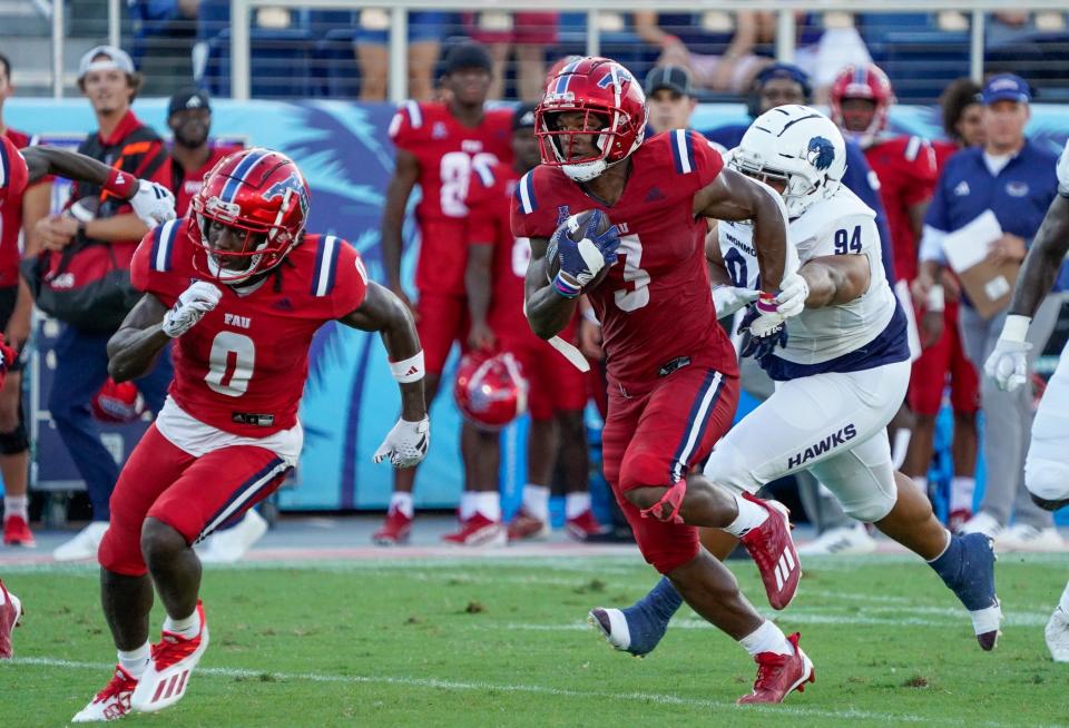 Florida Atlantic running back Larry McCammon (3) rushes for a long gain in the second quarter against Monmouth at FAU Stadium on Saturday, September 2, 2023, in Boca Raton, FL.