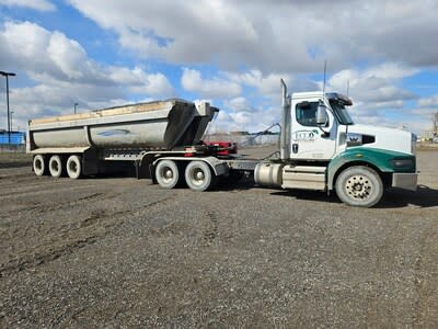 First delivery of Ecco Recycling waste shingles (photo taken April 19, 2024) (CNW Group/Northstar Clean Technologies Inc.)